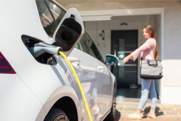 Quelle puissance pour recharger une voiture électrique à la maison ?