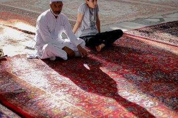 découvrez l'art de la restauration de tapis persans avec notre service spécialisé. nous redonnons vie à vos tapis anciens en préservant leur beauté et leur authenticité. confiez-nous vos précieuses pièces pour une restauration professionnelle et soignée.
