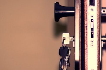 découvrez notre sélection de portes de sécurité robustes et élégantes, conçues pour protéger votre maison tout en ajoutant une touche esthétique. bénéficiez d'une sécurité accrue et d'une tranquillité d'esprit inégalée avec nos modèles modernes.