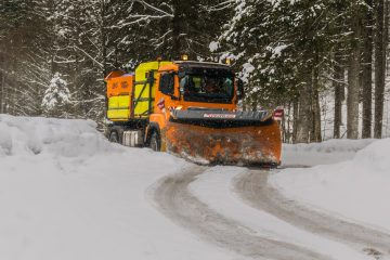 découvrez nos services professionnels de déneigement, garantissant des routes et des allées dégagées en toute sécurité. profitez d'un hiver sans soucis avec notre équipe expérimentée à votre service pour un déneigement rapide et efficace.