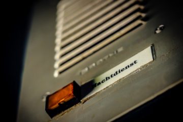 besoin d'une assistance rapide en cas d'urgence électrique ? notre service d'urgence électrique est disponible 24/7 pour résoudre tous vos problèmes électriques, assurant sécurité et tranquillité d'esprit. que ce soit une panne d'électricité, un court-circuit ou tout autre incident, faites confiance à nos experts qualifiés.