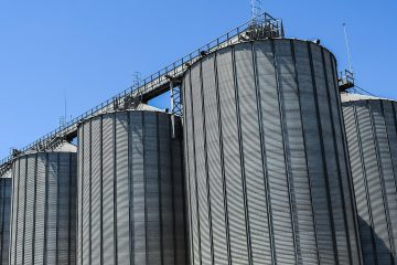 découvrez notre gamme de cuves agricoles robustes, idéales pour le stockage de l'eau, des engrais ou des produits phytosanitaires. solutions durables pour répondre aux besoins des exploitants agricoles.