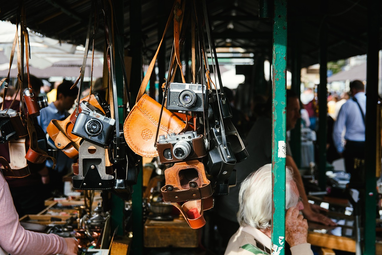 découvrez notre marché aux puces avec une grande variété d'articles uniques, vintage et d'occasion à prix imbattables. parfait pour les chasseurs de bonnes affaires et les amateurs de trésors cachés.