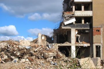 terrain à vendre avec projet de démolition, opportunité idéale pour construction ou investissement. profitez d'un emplacement stratégique et d'un potentiel important.