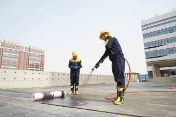 système d'étanchéité liquide performant pour protéger vos surfaces contre l'eau et l'humidité, assurant durabilité et résistance optimale.